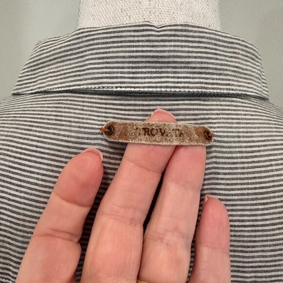 Birds of Paradis by Trovata Blouse - Picture 2 of 8